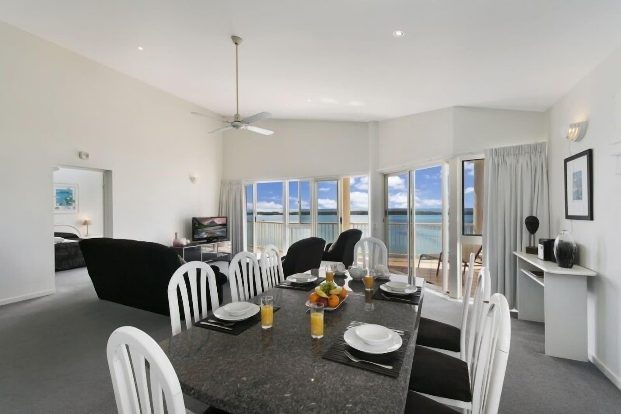 Riviere On Golden Beach Aparthotel Caloundra Exterior photo