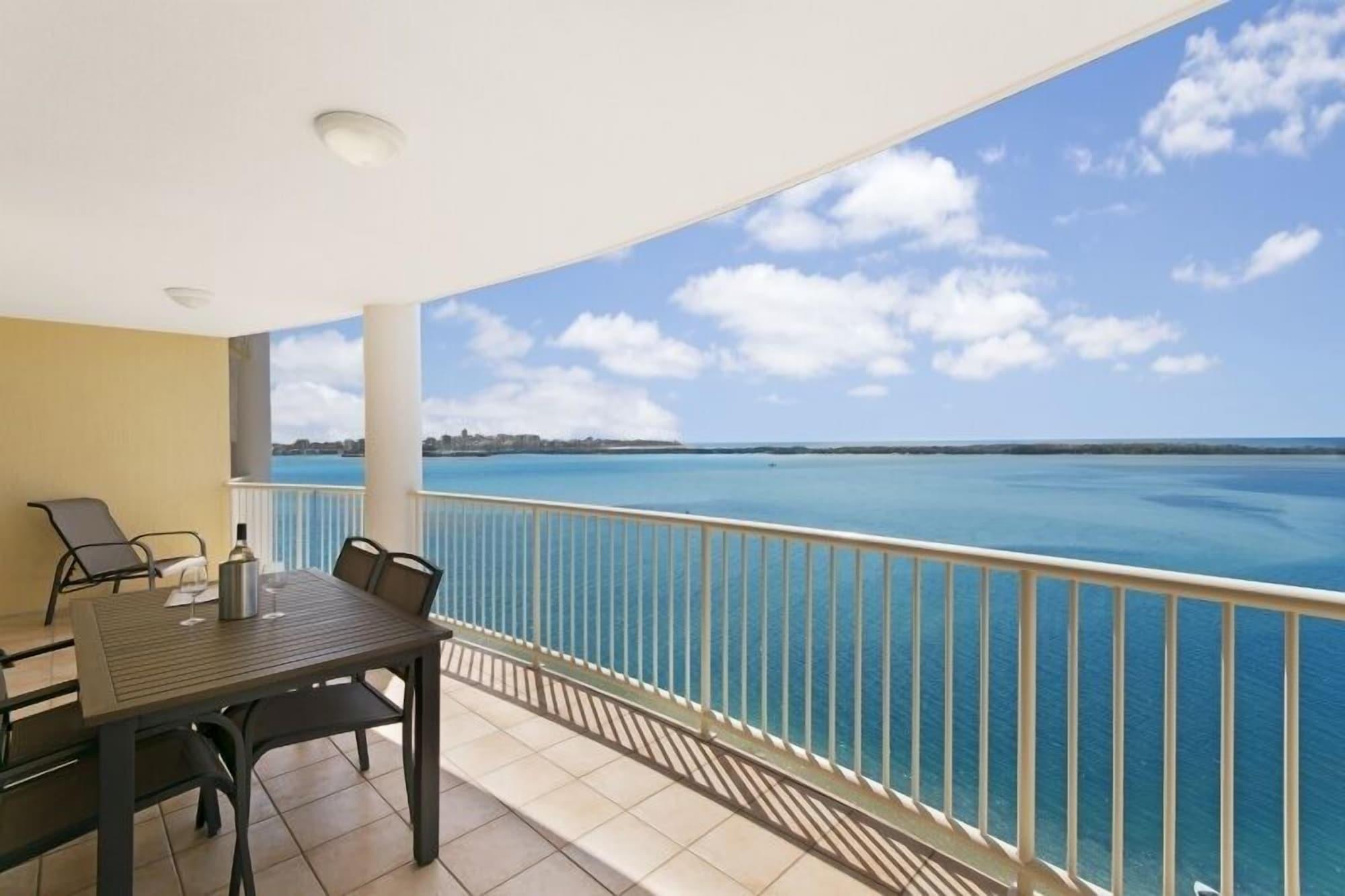 Riviere On Golden Beach Aparthotel Caloundra Exterior photo