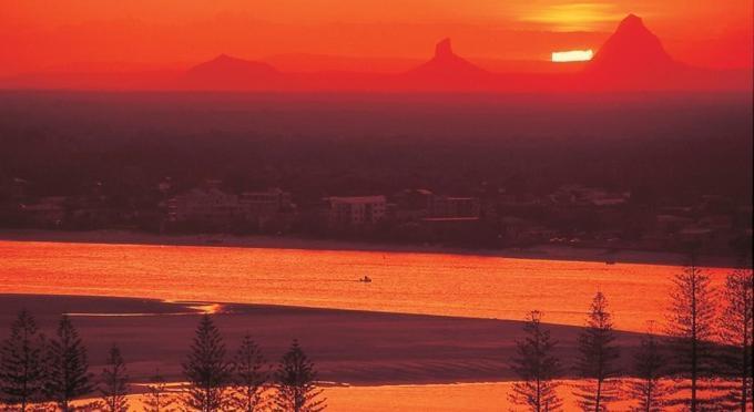 Riviere On Golden Beach Aparthotel Caloundra Exterior photo