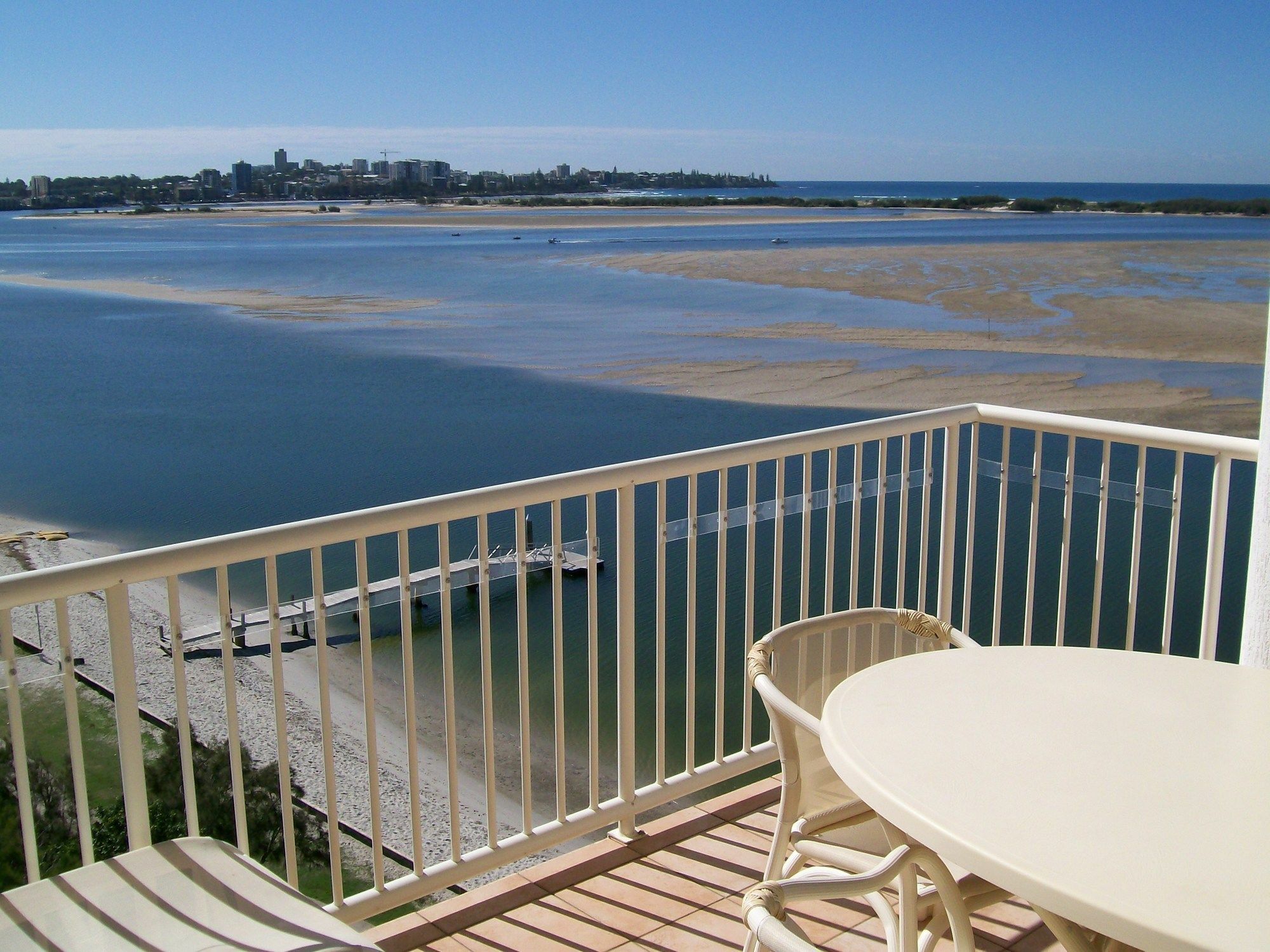 Riviere On Golden Beach Aparthotel Caloundra Exterior photo