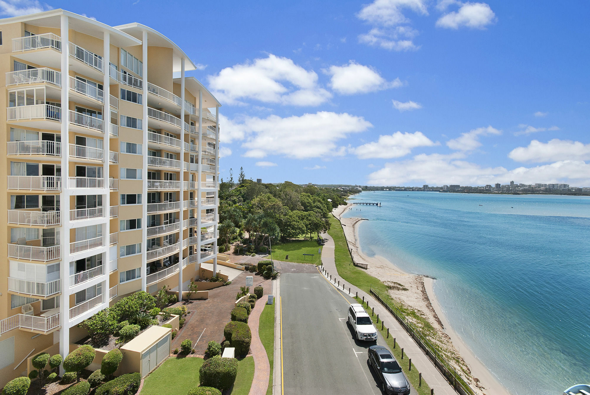 Riviere On Golden Beach Aparthotel Caloundra Exterior photo