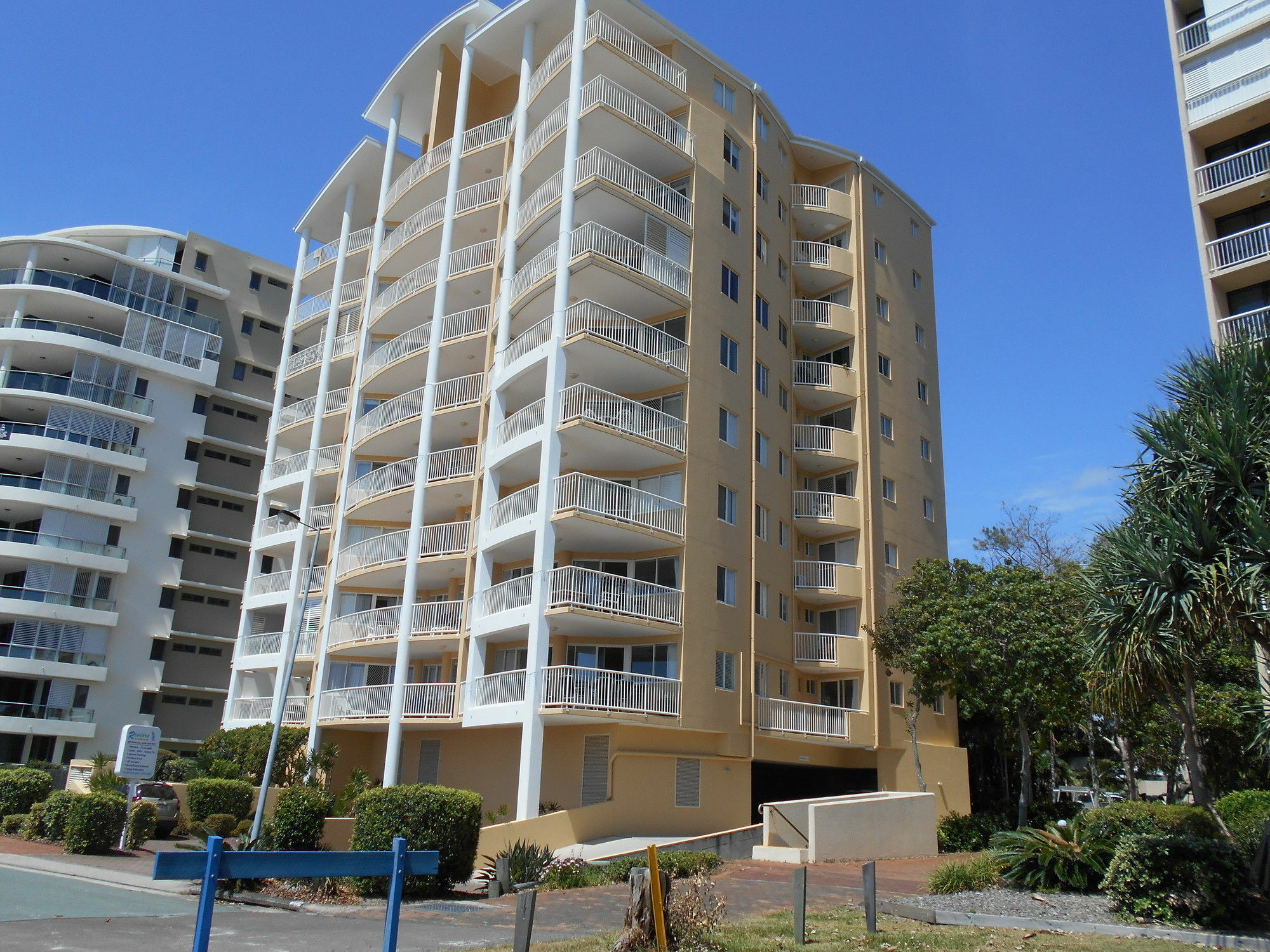 Riviere On Golden Beach Aparthotel Caloundra Exterior photo